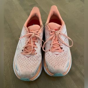Hoka Clifton 8 women’s running shoe size 9